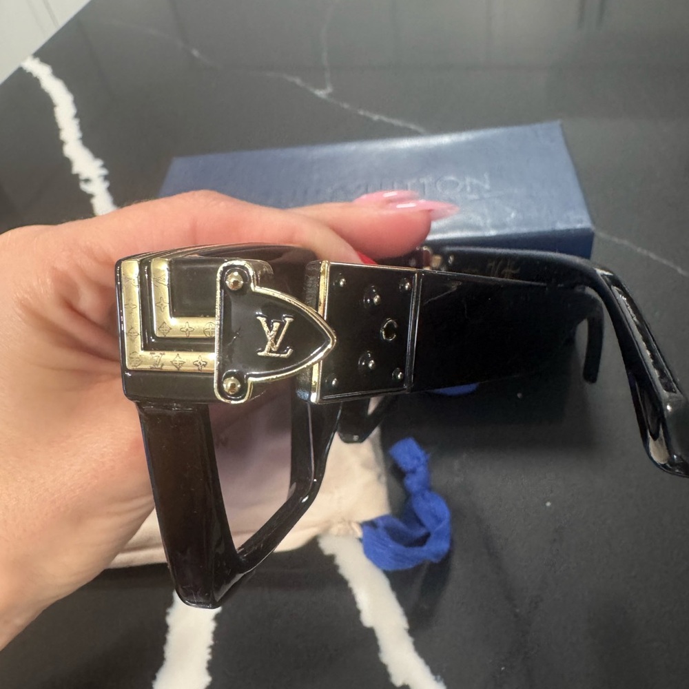 Louis Vuitton sunglasses - Picture 3 of 5